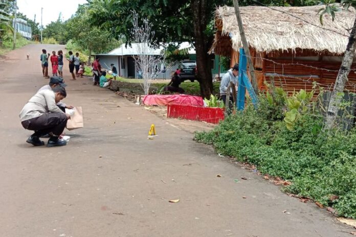 Penyidik olah TKP tempat ledakan di dekat rumah jurnalis Papua