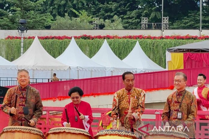 Presiden Jokowi Imlek