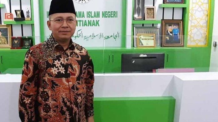 Ketua PWNU Kalbar yang juga Rektor IAIN Pontianak, Dr KH Syarif. (Istimewa)