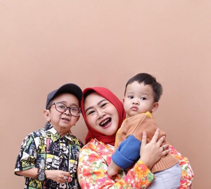 Daus Mini dan Shelvie Hana Wijaya. (Foto: Instagram @firdaushelvie91)
