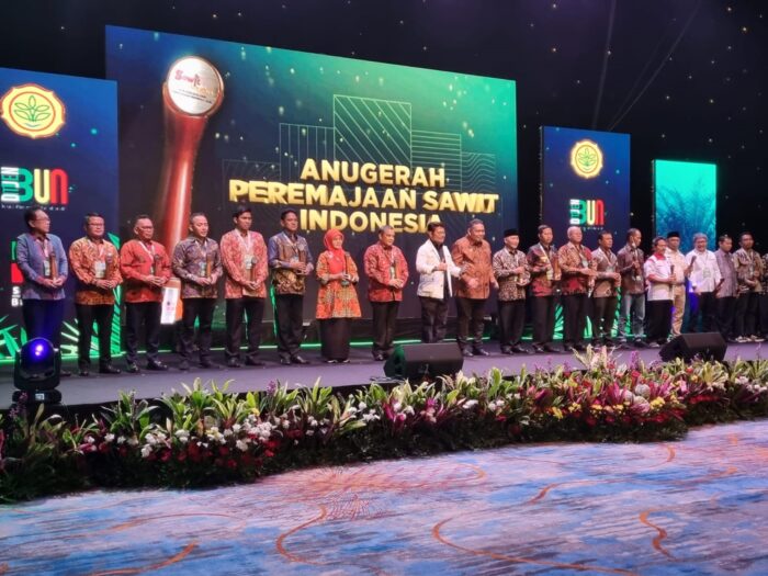 Penganugerahan program Peremajaan Sawit Indonesia kepada Sinar Mas Agribusiness and Food, oleh Kementerian Pertanian. (Istimewa)