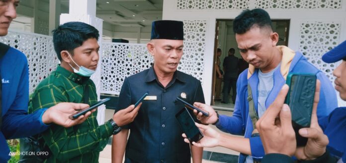 Ketua DPRD Kayong Utara, Sarnawi. (Insidepontianak.com/Muhammad Fauzi)