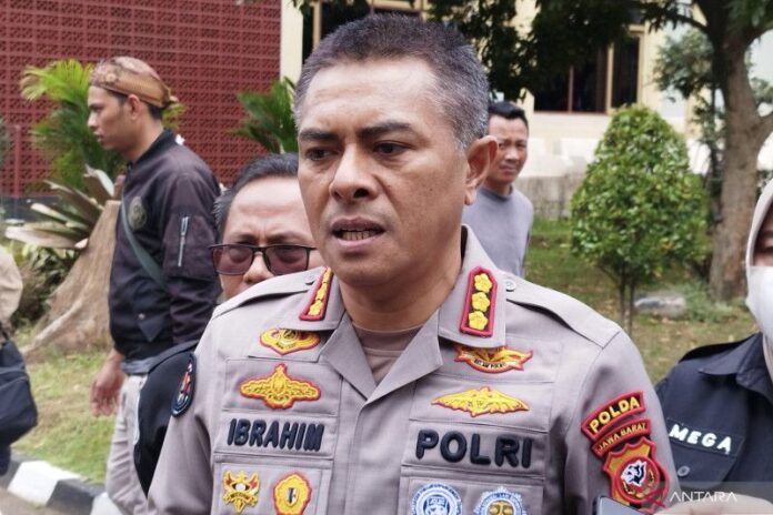 Kabidhumas Polda Jawa Barat Kombes Pol Ibrahim Tompo. (ANTARA/Bagus Ahmad Rizaldi)