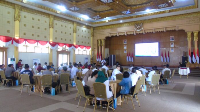 Diskusi bersama Forum Keselamatan Ketenagalistrikan yang digagas PLN Singkawang, di Aula Kantor Bupati Sanggau, Rabu (24/5/2023). (Istimewa)