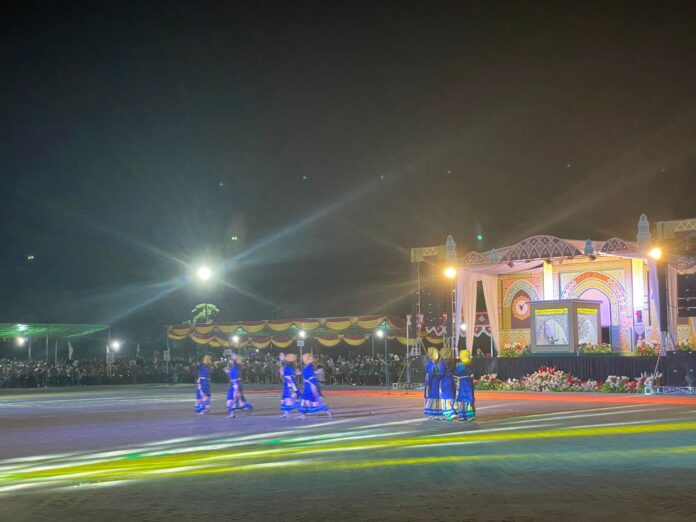 Penutupan MTQ Sanggau ke-XXXI, di Lapangan Sabang Merah berlangsung meriah. Kegiatan ini dihiasi lampu warna warni yang didukung dengan sistem kelistrikan PLN yang andal, Minggu (18/6/2023). (Istimewa)