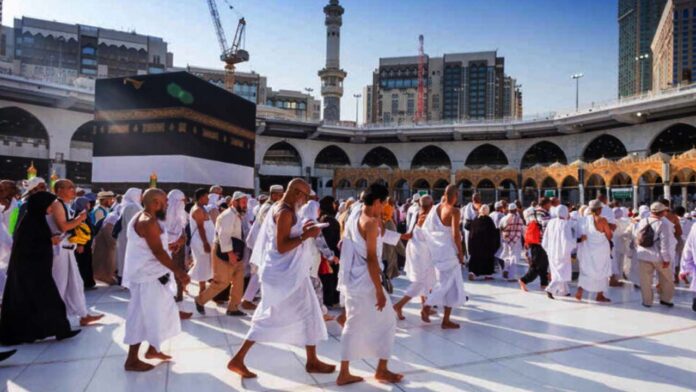 Ilustrasi Pelaksanaan Ibadah Haji di Mekkah (Gambar: lifepal.co.id)