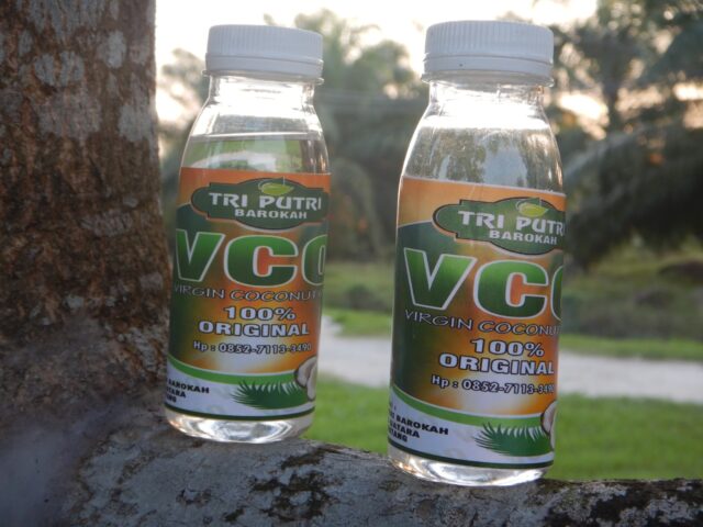 VCO mampu meningkatkan nilai jual kelapa melalui berbagai manfaat bagi kesehatan yang ditawarkan. (Istimewa)