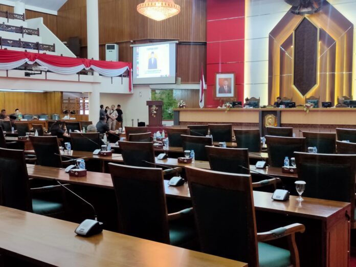 Ruang rapat paripurna DPRD Kalbar. (Insidepontianak.com/Andi Ridwansyah)