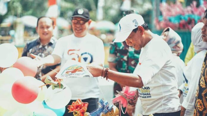 Wakil Bupati Ketapang Farhan membuka kegiatan pekan olahraga yang digelar oleh KNPI Ketapang, Jumat (11/8/2023). (Istimewa)