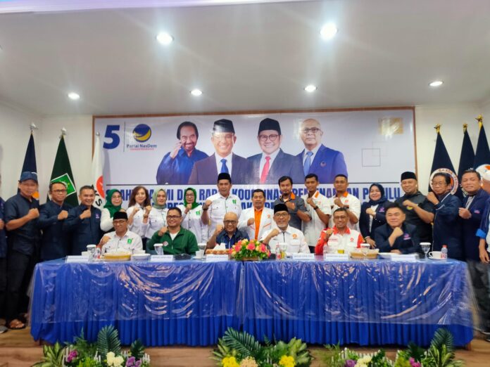 Koalisi Perubahan untuk Persatuan yang mengusung capres-cawapres Anies Baswedan-Muhaimin Iskandar menggelar rapat pemenangan di kantor DPW NasDem Kalbar, Sabtu (16/9/2023). (Insidepontianak.com/Andi Ridwansyah)