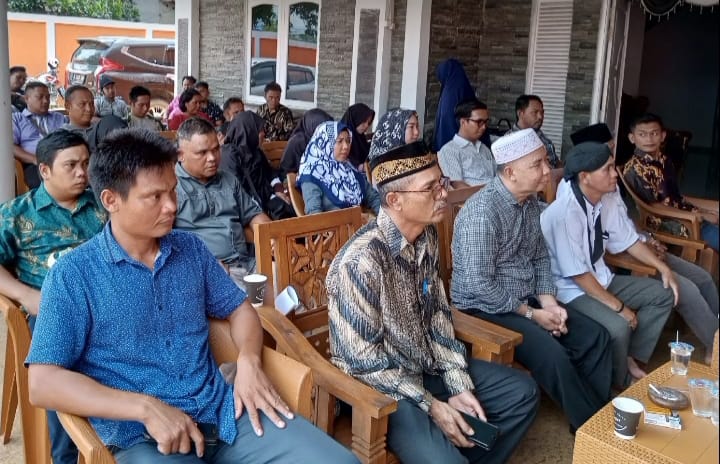 Masyarakat relawan antusias mengikuti rapat konsolidasi DPD PKS Melawi untuk pemenangan Pemilu 2024. (Istimewa)