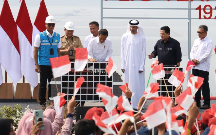 Presiden Joko Widodo meresmikan proyek Pembangkit Listrik Tenaga Surya (PLTS) Terapung atau Floating Solar PV Cirata, Kamis, (9/11/2023). (Istimewa)